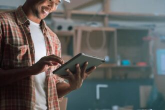 Best Contractor Invoicing Software for 2026: 6 Options to Consider 