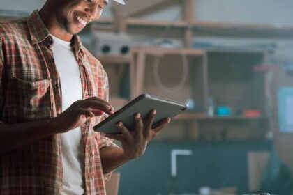 Best Contractor Invoicing Software for 2026: 6 Options to Consider 